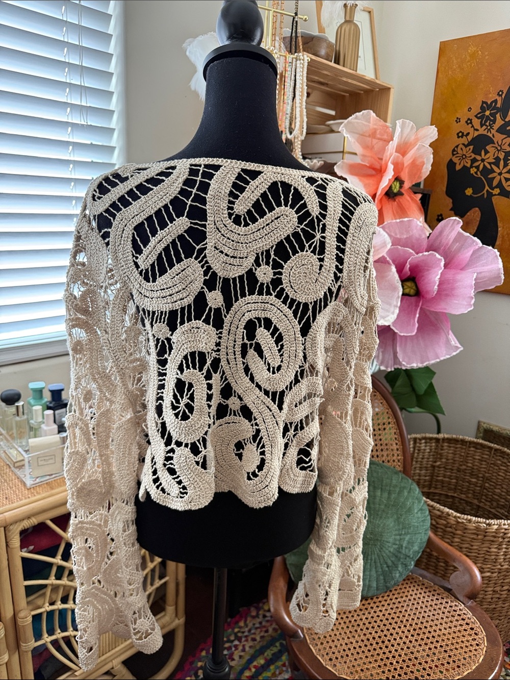 Commense Cream Crochet Cropped Long Sleeve Tulip Cuff Boho Hippie Blouse Top - Picture 2 of 5
